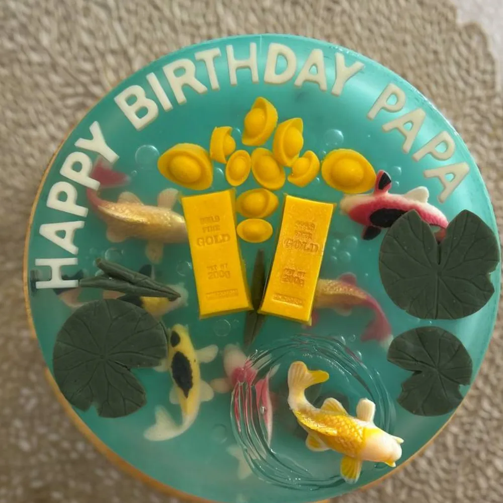 Koi pond jelly cake with gold ingots
